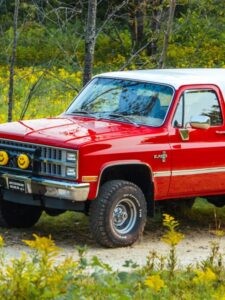 CHEVROLET K5 BLAZER REVIEW